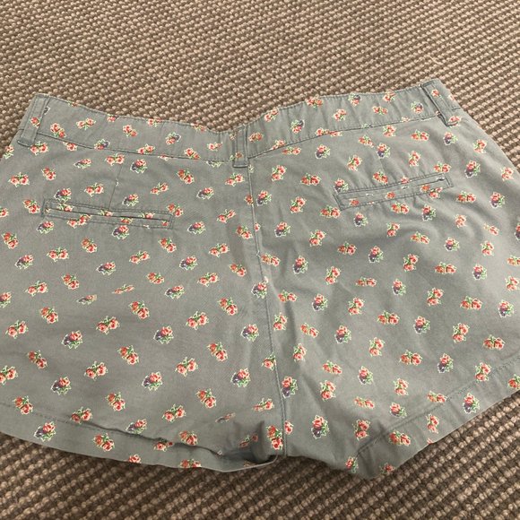 Blue floral shorts - Picture 3 of 4